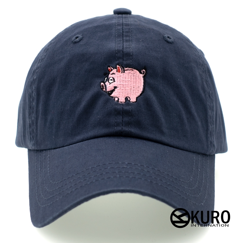 KURO-SHOP 小豬撲滿 電繡 老帽 棒球帽 布帽(可客製化電繡)