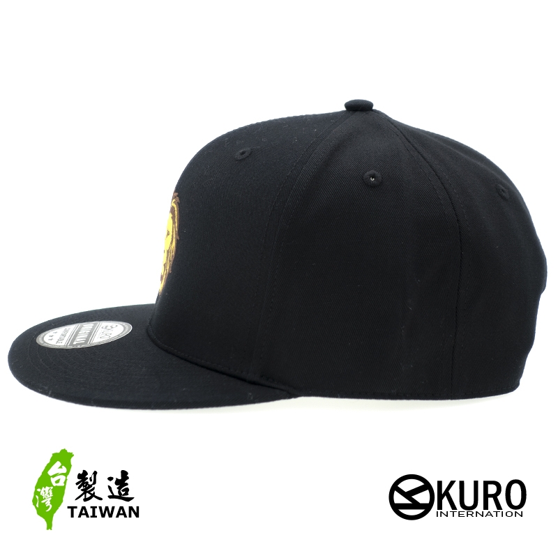 KURO-SHOP-獅子電繡 平板帽-棒球帽(可客製化)