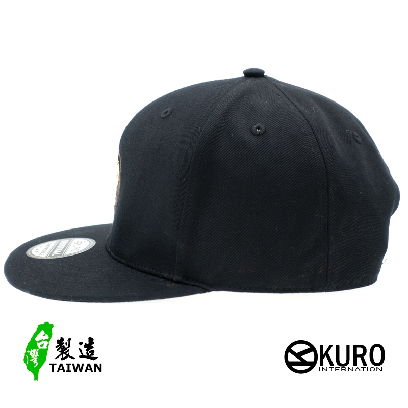 KURO-SHOP-獅子電繡 平板帽-棒球帽(可客製化)