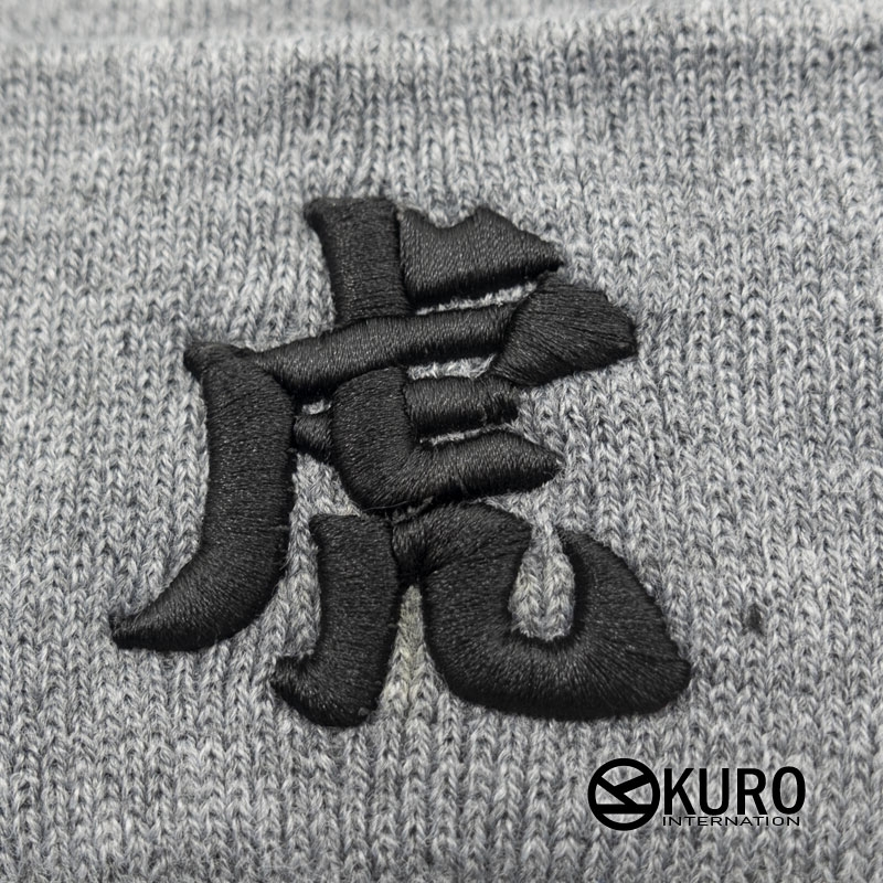 KURO-SHOP 虎字立體繡 針織帽 扁帽 (可客製化)